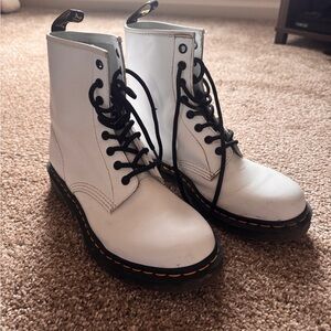 Women’s Dr. Martens Boot Size 9